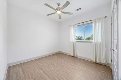 18812 Nicklaus Drive, Lago Vista, TX 78645 - Photo 22