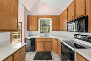 140 Donna Dr, Wimberley, TX 78676 - Photo 14