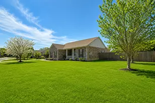 119 Brazos Dr, Hutto, TX 78634 - Photo 2