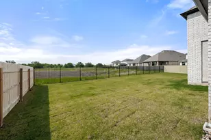 100 Ribera Dr, Liberty Hill, TX 78642 - Photo 4
