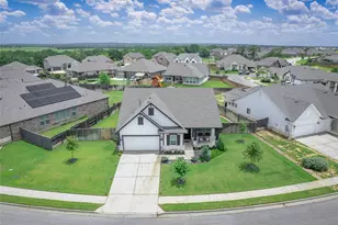 107 Freeman Day Dr, Bastrop, TX 78602 - Photo 2