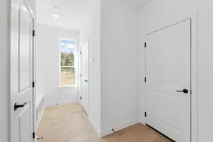 1280 E Main St, Round Rock, TX 78664 - Photo 12