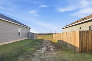 724 Rancho Del Cielo Loop, Jarrell, TX 76537 - Photo 30