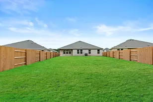 248 Rivers Edge Dr, Georgetown, TX 78628 - Photo 32