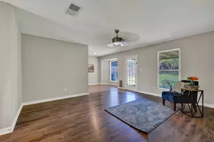 1917 Castle Gate Cir, San Marcos, TX 78666 - Photo 4
