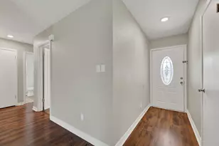 1917 Castle Gate Cir, San Marcos, TX 78666 - Photo 2