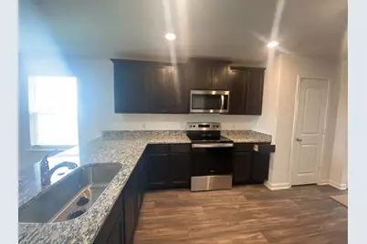 309 Riverdale Drive Drive, Jarrell, TX 76537 - Photo 10