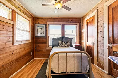 671 N Leon Street, Giddings, TX 78942 - Photo 10