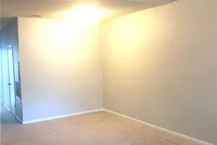 1910 Robbins Pl, Austin, TX 78705 - Photo 6