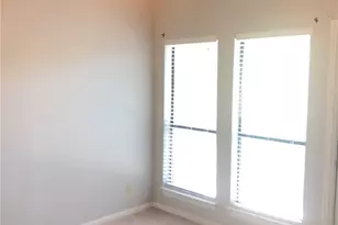 1910 Robbins Pl, Austin, TX 78705 - Photo 8