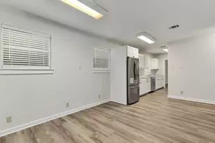 2305 W 9th St, Austin, TX 78703 - Photo 14