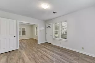 2305 W 9th St, Austin, TX 78703 - Photo 8