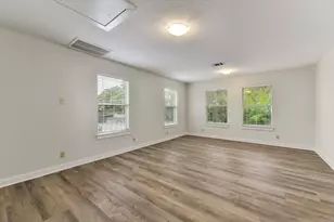 2305 W 9th St, Austin, TX 78703 - Photo 20