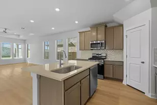 276 Bloomington Loop, Hutto, TX 78634 - Photo 6