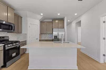 276 Bloomington Loop, Hutto, TX 78634 - Photo 4