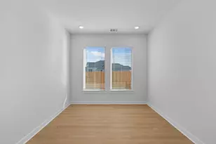 276 Bloomington Loop, Hutto, TX 78634 - Photo 10