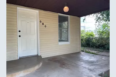 606 Mesquite Street, Bastrop, TX 78602 - Photo 2