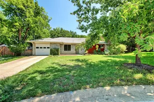 900 Aurora Cir, Austin, TX 78757 - Photo 2
