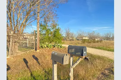 140 Alum Park Place Drive, Cedar Creek, TX 78612 - Photo 14