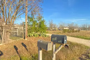 140 Alum Park Pl Dr, Cedar Creek, TX 78612 - Photo 14