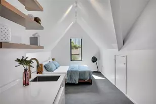 52 Waller St, Austin, TX 78702 - Photo 1
