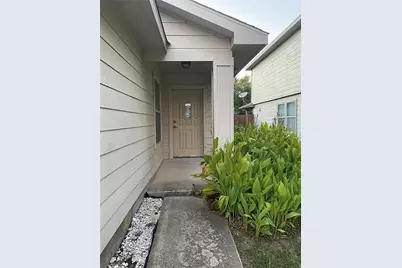 1420 Poppy Seed Lane, Austin, TX 78741 - Photo 2