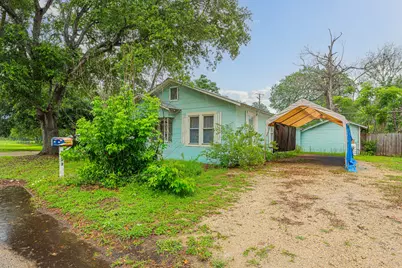 322 Blanco Street, Luling, TX 78648 - Photo 2