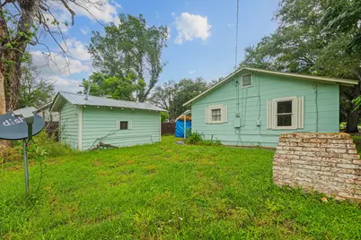 322 Blanco Street, Luling, TX 78648 - Photo 18