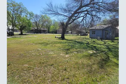 302 A Lee Street, Smithville, TX 78659 - Photo 2