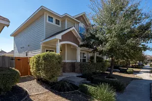 135 Wainscot Oak Wy, San Marcos, TX 78666 - Photo 2