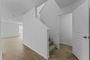 1061 Phantom Hl Blvd, Buda, TX 78610 - Photo 6