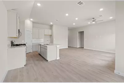 117 Malibu, Hutto, TX 78634 - Photo 10