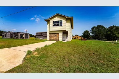 213 E 4th Street, Rockdale, TX 76567 - Photo 16