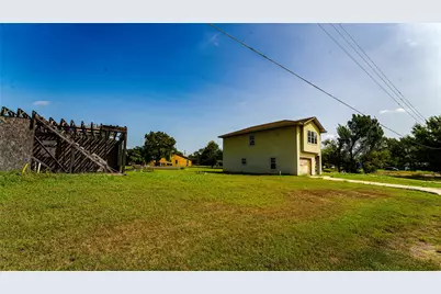 213 E 4th Street, Rockdale, TX 76567 - Photo 6