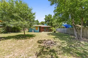 1723 E 38th St, Austin, TX 78722 - Photo 36