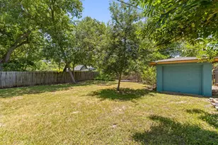 1723 E 38th St, Austin, TX 78722 - Photo 38