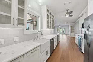 28 Tournament Way, The Hills, TX 78738 - Photo 2