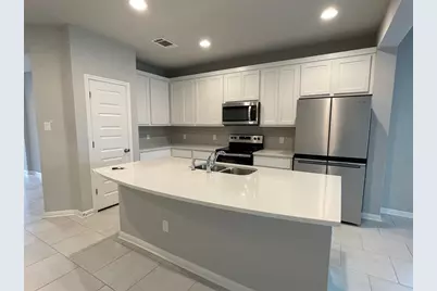 125 Kellys Heroes Way, Jarrell, TX 76537 - Photo 6