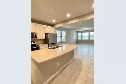 125 Kellys Heroes Way, Jarrell, TX 76537 - Photo 12