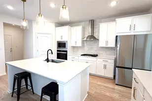 204 Travis Ln, Liberty Hill, TX 78642 - Photo 2