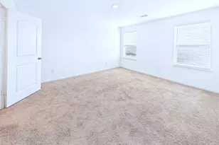 525 Riverdale Dr, Jarrell, TX 76537 - Photo 8