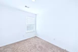 525 Riverdale Dr, Jarrell, TX 76537 - Photo 12