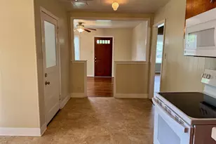 762 E Walnut St, La Grange, TX 78945 - Photo 14