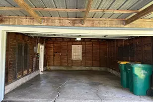 762 E Walnut St, La Grange, TX 78945 - Photo 22