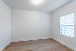 104 Old Silver Dr, Jarrell, TX 76537 - Photo 2