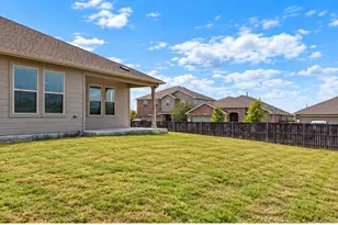 15400 Summer Ray Dr, Del Valle, TX 78617 - Photo 18
