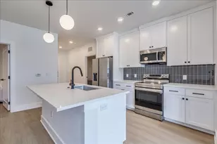 3000 Duval St, Austin, TX 78705 - Photo 2