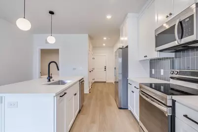 3000 Duval Street #302, Austin, TX 78705 - Photo 8