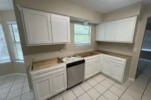 17511 Klamath Falls Dr, Round Rock, TX 78681 - Photo 16
