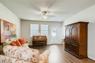 105 Tucana St, Georgetown, TX 78628 - Photo 4